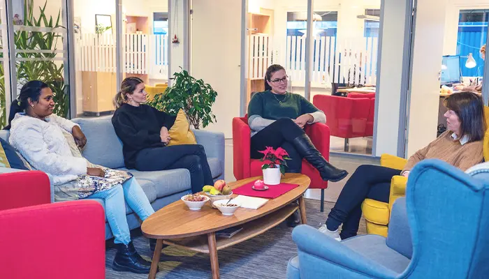 Skya ansatte diskuterer årsoppgjør